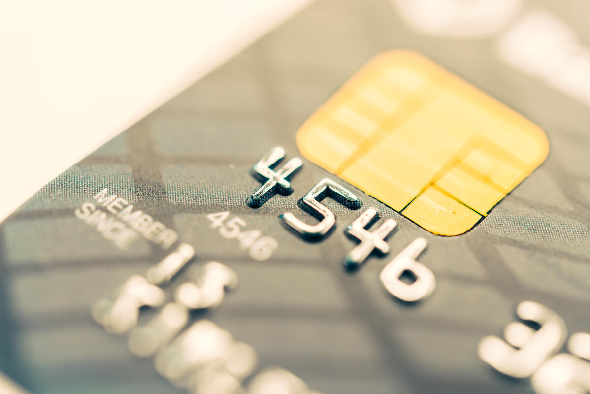 Брянец украл с карты умершего знакомого 21 тысячу рублей
