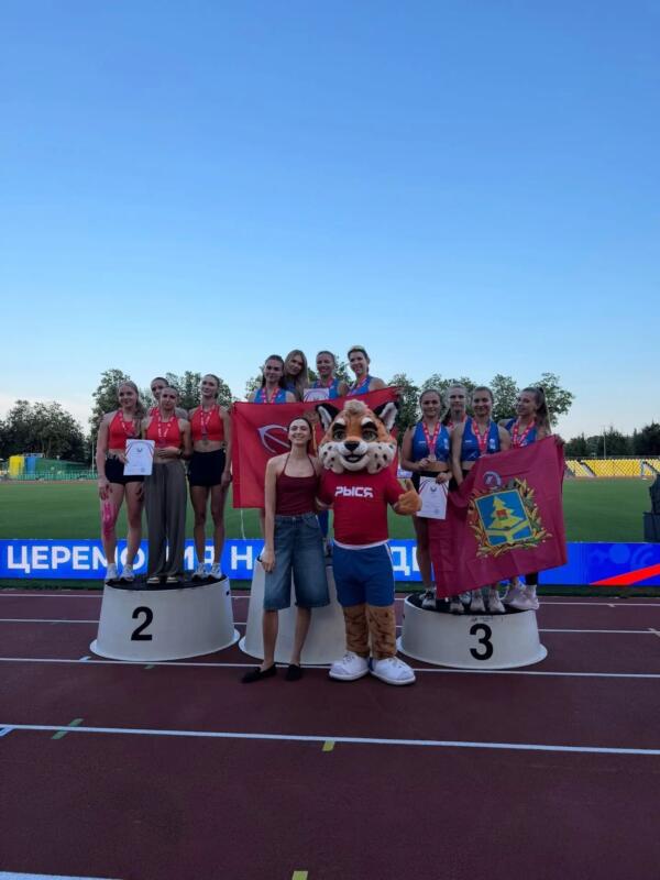 Брянские легкоатлеты завоевали четыре медали на чемпионате России по эстафетному бегу в Москве