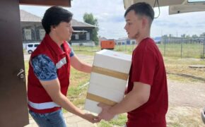 Продукты, гигиена и чувство плеча: гуманитарный груз доехал до переселенцев из Климовского района