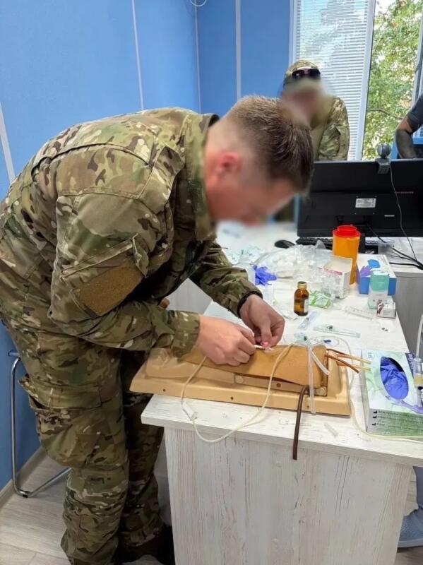 Бойцов «БАРС-Брянск» продолжают обучать применению компонентов крови