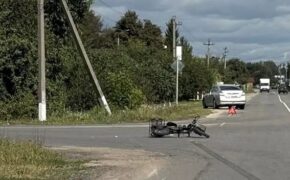 Женщина пострадала при столкновении машины с электровелосипедом в Погарском районе