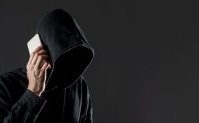 За неделю 17 брянцев отдали мошенникам более восьми миллионов рублей