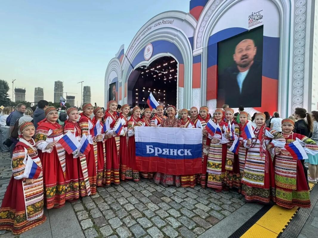 Брянский ансамбль «Зарянка» стала лауреатом фестиваля «Русское поле»