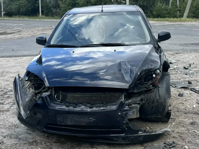 Два автомобиля Ford столкнулись на перекрёстке в Трубчевском районе