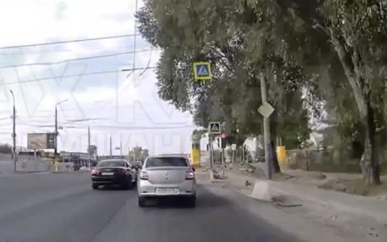 Автомобилист из Брянска заплатит штраф за попавшее на видео нарушение ПДД