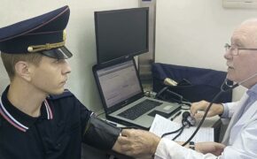 Более полусотни полицейских сдали кровь в Брянске