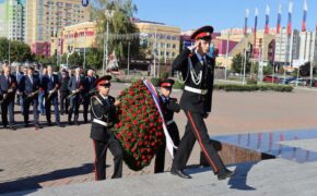 Памятный митинг прошёл у стелы воинской славы в Брянске.