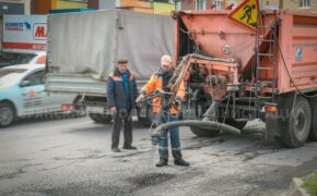 Почти 80 квадратных метров ям в асфальте убрали на улице 22-го Съезда КПСС в Брянске