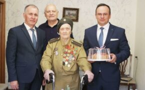 Ветерана войны Палину Сергееву со 103-летием поздравил мэр Брянска