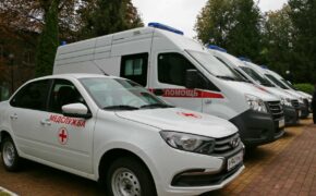 11 новых машин получили медучреждения Брянской области
