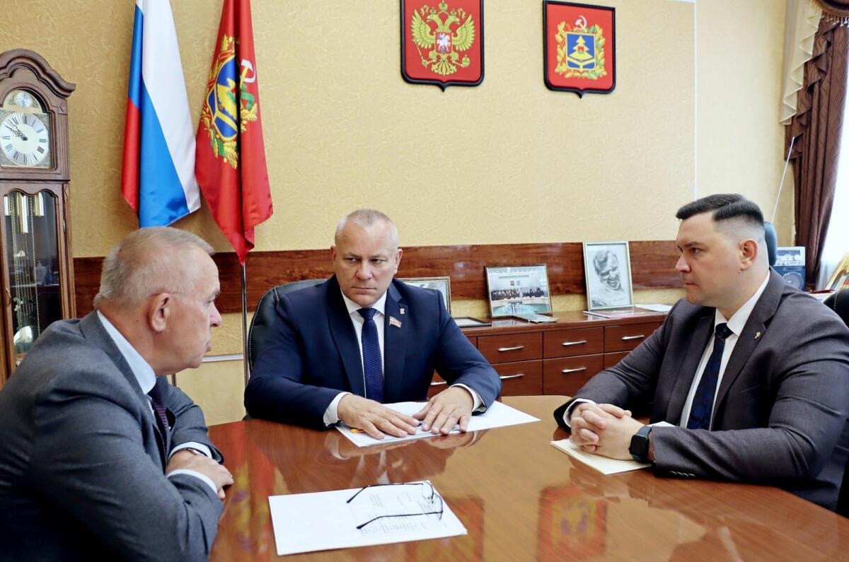 Брянский спикер встретился с директором «Газпром газораспределение Брянск» и «Газпром межрегионгаз Брянск»