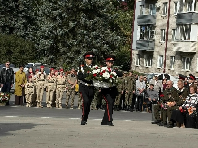 Торжественный митинг прошёл у Вечного огня в Брянске