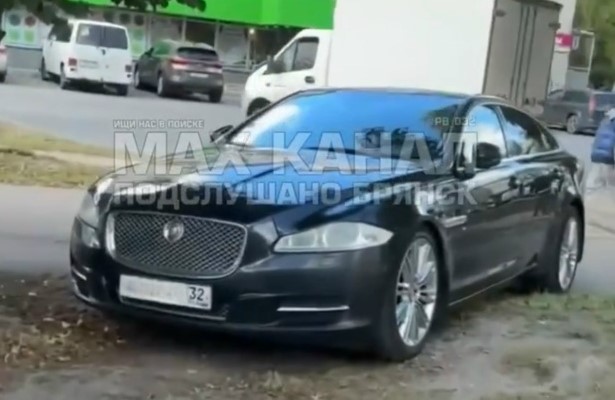 Водителю Jaguar грозит штраф за попавшее в соцсети видео с нарушением ПДД в Брянске