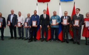 Брянский губернатор вручил награды работникам дорожного хозяйства