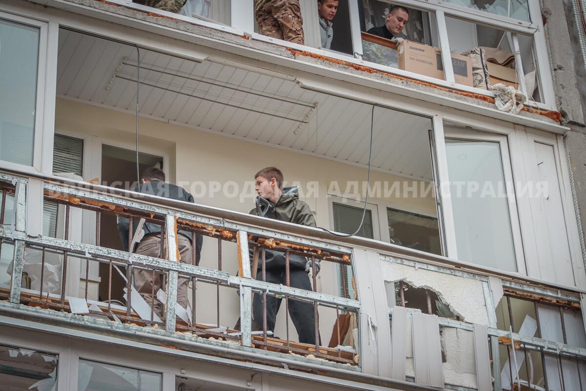 Более 150 волонтёров участвуют в ликвидации последствий удара БпЛА