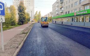 На улице Котовского в Брянске подрядчик уложил верхний слой асфальта