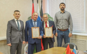 Почётные грамоты от главы и мэра Брянска получили два ветерана спорта