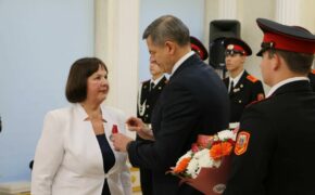 Губернатор вручил награды брянцам за вклад в защиту и развитие Отечества