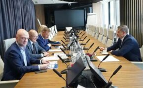Брянский губернатор встретился с представителями руководства «Газпромбанка»