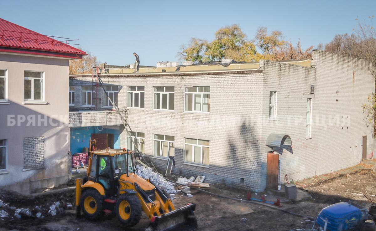Подрядчик увеличил темп ремонта в школе № 40 города Брянска