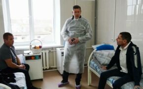 Брянский губернатор навестил в больнице пассажиров атакованного автобуса