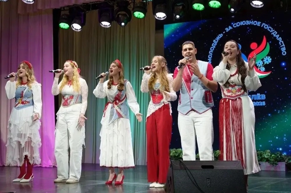 Брянский ансамбль «Модно-народно» вышел в финал международного фестиваля