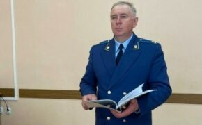 Брянский суд обязал работодателя заплатить лишившемуся ноги подростку